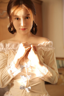 色女子